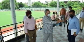 مشیر فاروق خان نے کے کے ہکو سٹیڈیم کا دورہ کیا ، کام کی رفتار کا جائیزہ لیا