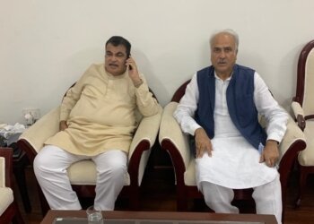 حسنین مسعودی مرکزی وزیر ٹرانسپورٹ و ہائی ویز نتن گڈکری سے ملاقی