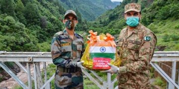 بی ایس ایف اور پاکستانی رینجرس کے مابین سرحد پر مٹھائیوں کا تبادلہ