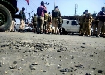 ہر سنگھ ہائی سٹریٹ سرینگر میں گرنیڈ دھماکہ 10سیولین زخمی