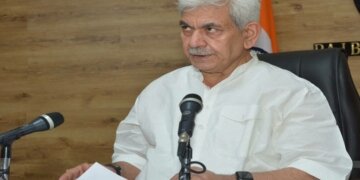 لیفٹیننٹ گورنر یوم آزادی کے موقعے پر 50کووڈ یریرس کو اعزازسے نوازیں گے ہمارے ڈاکٹروں اور طبی عملہ نے ملک میں صحت کے نئے معیار کو قائم کیا ہے ۔ ایل جی