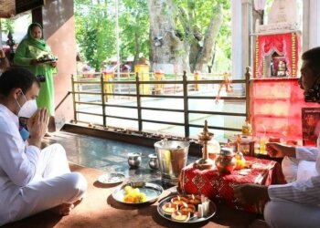 راہل گاندھی نے ماتا کھیر بھوانی مندر میں دی حاضری