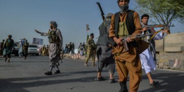 افغان فوج سے خطرناک لڑائی کے بعد پانچ صوبائی دارالحکومتوں پر طالبان کا قبضہ