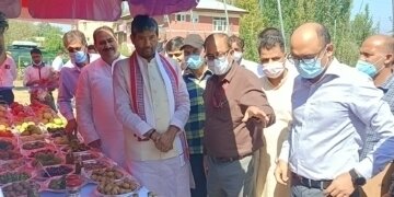 فوڈ پروسیسنگ انڈسٹریز کے مرکزی وزیرکابارہمولہ دورہ