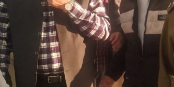 مشیر فارو ق خان نے عیدمیلاد النبی کے موقعہ پر زیارت گاہ حضرت بل میں حاضری دی