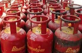کمرشل گیس سلینڈر کی قیمت 43روپے بڑھی