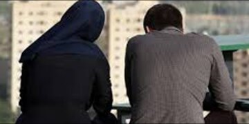 اہلیہ کو بازار میں بھول کر دفتر جانا شوہر کو مہنگا پڑ گیا