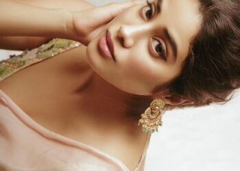 جھانوی کپور نے 50 کی دہائی میں جینے کی خواہش ظاہر کی