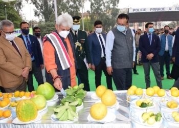جموں و کشمیر میں زرعی زمین باہر کا کوئی شخص خرید نہیں سکتا: لیفٹیننٹ گورنر منوج سنہا