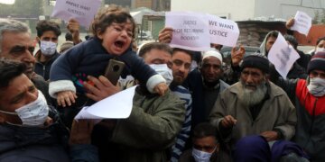 حیدر پورہ تصادم میں مارے گئے عام شہریوں کے لواحقین کا حتجاج جاری