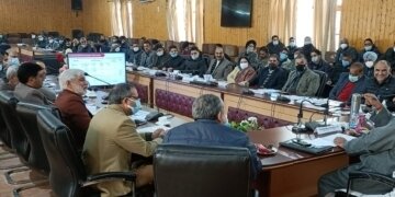 نوین چودھری نے بارہمولہ کا دورہ کیااورمجموعی ترقیاتی منظر نامے کا جائزہ لیا