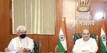 ایل جی منوج سنہا وزیر داخلہ امیت شاہ کے ساتھ دلی میں ملاقی