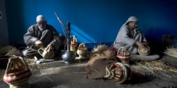 سردی میں اضافہ کے ساتھ ساتھ کانگڑیوں اور کوئلہ کی قیمتوں میں بھی اضافہ