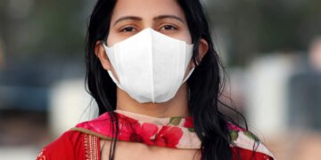 ’فیس ماسک کا استعمال سوشل ڈسٹنسنگ کے مقابلے میں زیادہ موثر‘: نئی تحقیق