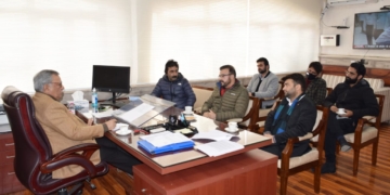 کوچنگ اِنسٹی چیوٹ کے منیجنگ ڈائریکٹران کی مشیر فاروق خان سے ملاقات