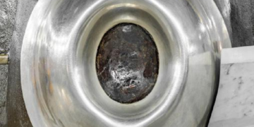 کوئی بھی شخص حجراسود کا دیدار کرسکتا ہے