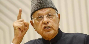 آئین ہر کسی کی آزادی اور حقوق کی ضمانت دیتا ہے اور ہم اپنے حقوق کی بحالی چاہتے ہیں/ ڈاکٹر فاروق