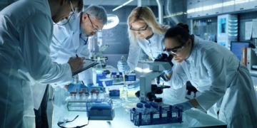 تبدیل شدہ اومیکرون ویرینٹ نے دنیا بھر کے سائنسدانوں کو الرٹ کردیا