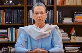 آمرانہ طریقے سے ڈرا کر تاریخ کو جھٹلانے کا کام کیا جا رہا ہے :سونیا
