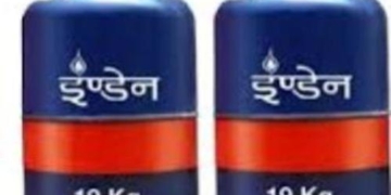 کمرشل ایل پی جی سلنڈر 100 روپے سستا ہوگیا