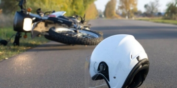 موٹر سائکل سوار حادثے میں لقمہ اجل