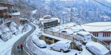ہماچل میں شدید برف باری سے معمولات زندگی بری طرح متاثر
