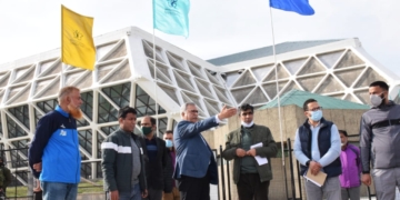 مشیر فاروق خان نے بخشی سٹیڈیم اور اِنڈور سٹیڈیم میں جاری تزئین و آرائش اور اَ پ گریڈیشن کے کاموں کا معائینہ کیا