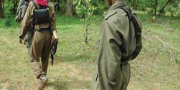 ماونوازوں نے بس کو آگ لگادی