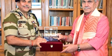 ڈائریکٹر جنرلCISF لیفٹنٹ گورنر سے ملاقی