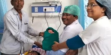 سترسال کی خاتون نے دیا بچے کو جنم، شادی کے 54 سال بعد گھر میں گونجی کلکاری