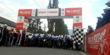 سرینگر میں پولیس کی جانب سے’ امن کےلئے سائیکل ریس‘ کا اہتمام