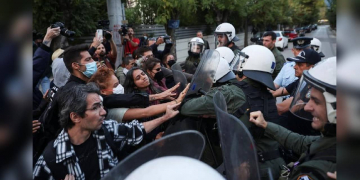 ایران میں 60 خواتین سمیت 700 سے زائد مظاہرین گرفتار