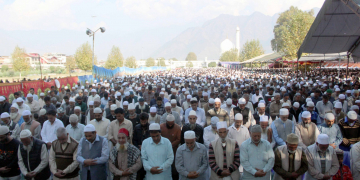عید میلاد النبیکے سلسلے میں جمعتہ المبارک پر درگاہ حضرتبل میں عظیم اجتماع کا منظر