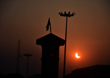 سرینگر کے لالچوک میں سورج گرہن کا منظر