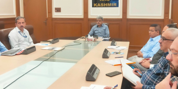 اَتل ڈولو نے جموں و کشمیر میں’ وَن ڈسٹرکٹ وَن پروڈکٹ‘کی عمل آوری کی تیاریوں کا جائزہ لیا
