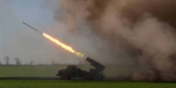 پولینڈ میں مہلک میزائل گرنے کے بعد جنگ کے خدشات مسترد