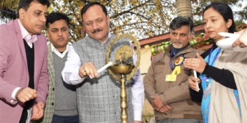 مشیر بھٹناگر نے جموں میں 10 روزہ نمائش ’’گاندھی شلپ بازار‘‘ کا افتتاح کیا