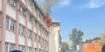 سیول سیکٹریٹ جموںمیں اچانک آگ کے شعلے بھڑک اُٹھے