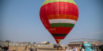 پہلا نارتھ ایسٹ ایرو اسپورٹس ہاٹ ایئر بیلون  فیئر لوکتک جھیل پر اختتام پذیر