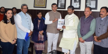 مرکزی وزیر نے سانبہ میں وفود کے ساتھ ملاقات کی