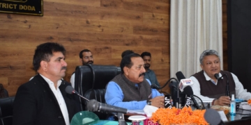 ڈاکٹر جتیندر نے ڈوڈہ میں مختلف زیر عمل میگا پروجیکٹوں کی پیش رفت کا جائزہ لیا