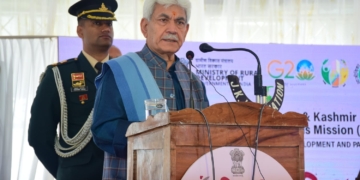  سیلف  ہیلپ گروپ  خواتین کو بااختیار بنانے میں اہم کردار ادا کر رہے ہیں۔ایل جی سنہا