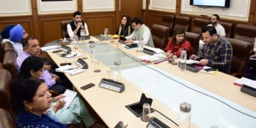 جموں و کشمیر تمام موسمی سیاحتی مقام ہے اس کی صلاحیت کو مکمل طور پر استعمال کرنے کی ضرورت ۔ سیکرٹری سیاحتمحکمہ کی کارکردگی اور کام کاج کا جائیزہ لیا