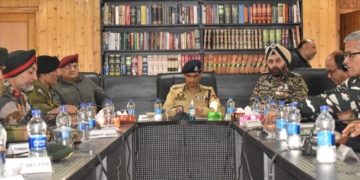اننت ناگ میں اے ڈی جی پی کشمیر کی اعلیٰ سطحی میٹنگ کی صدارت