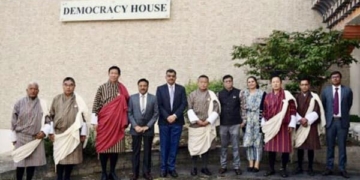 چیف الیکشن کمشنر راجیو کمار کی قیادت میں ہندوستانی وفد نے بھوٹان کا دورہ کیا