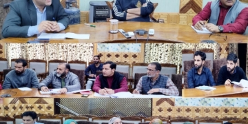 ڈی سی کپوارہ نے سماجی بہبود، آئی سی ڈی ایس محکموں کے کام کاج کا جائزہ لیا۔