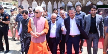 لیفٹیننٹ گورنر نے زیون میں ٹرانزٹ رہائش کے جاری تعمیراتی کام کا جائزہ لیا۔