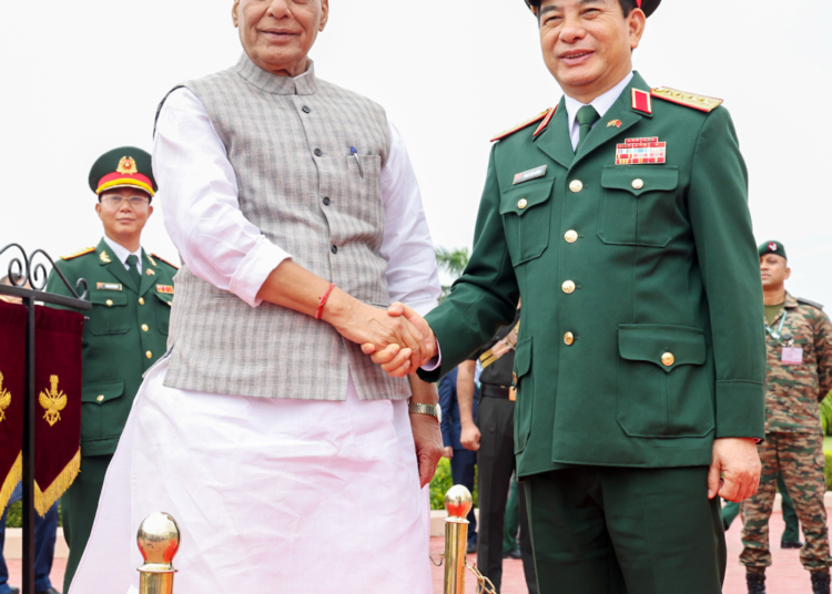 The Union Minister for Defence, Shri Rajnath Singh receiving Minister of National Defence of Vietnam, General Phan Van Giang ahead of their bilateral meeting, in New Delhi on June 19, 2023.