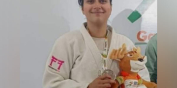  سرینگر   کی تزیم فیاض نے جوڈو چیمپئن شپ میں چاندی کا تمغہ جیت لیا