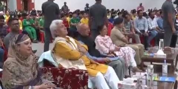 لیفٹیننٹ گورنر نے دہلی پبلک سکول سری نگر کے طلبا سے اِستفساری گفتگو کی